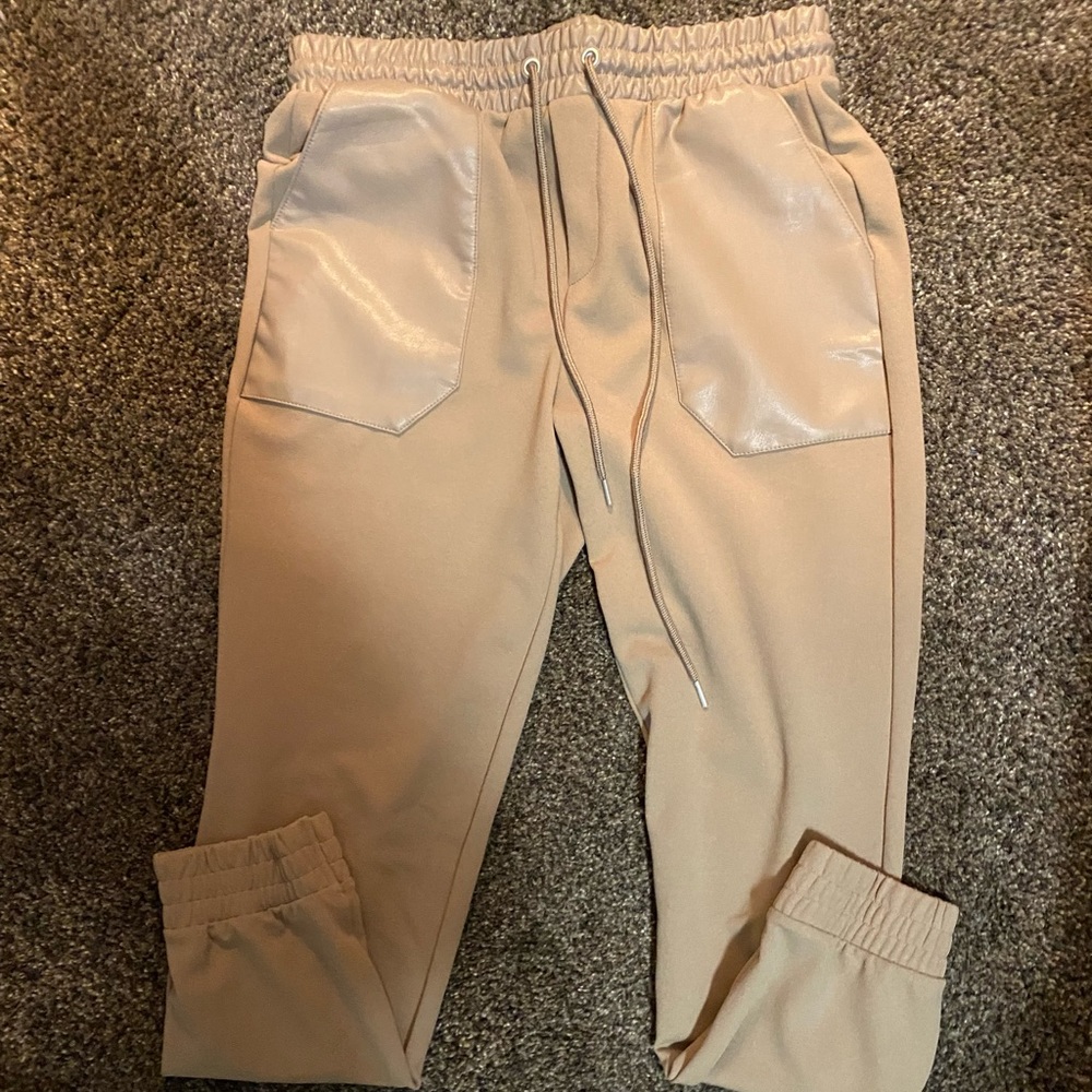 Jogger - Picture 2 of 2
